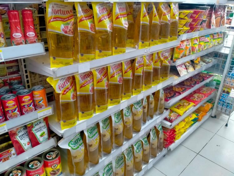 Minyak Goreng di swalayan. (Foto: istimewa)