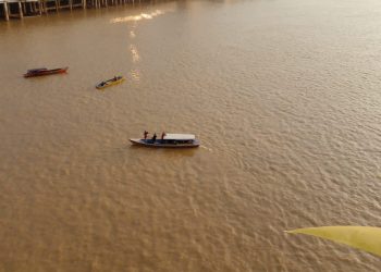 Sungai Batanghari yang terletak di wilayah Jembatan Gentala Arasy Jambi. (Foto: Alpin.R/katoe.id)