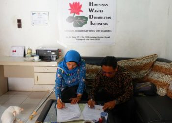 Penandatanganan MoU anatara PKD UIN STS Jambi dengan HWDI. (Foto: istimewa)
