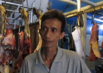 Husein, Pedagang daging di pasar Angso Duo Jambi (foto: peha/sekato.id)