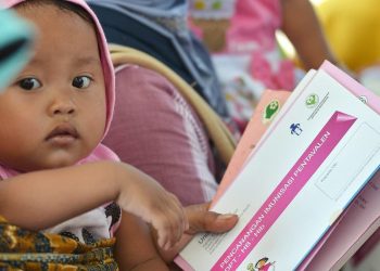 Imunisasi Anak Indonesia (Foto: BPMI Setpres)