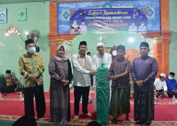 Safari Ramadhan, Wabup Muarojambi Sambangi Masjid Al Istiqomah Desa Pulau Kayu Aro