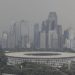 Kualitas udara harian yang diukur dengan Indeks Kualitas Udara (AQI) kota-kota besar seperti Jakarta, telah melampaui batas ambang batas normal kadar PM2.5 (Particulate Matters) yang direkomendasikan WHO. Dunia membutuhkan solusi berbasis sains untuk mengurangi polusi udara. ANTARA FOTO