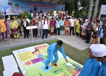 Siswa Siswi Kota Jambi Pecahkan Rekor MURI Melalui Permainan Cengkling Anti Korupsi