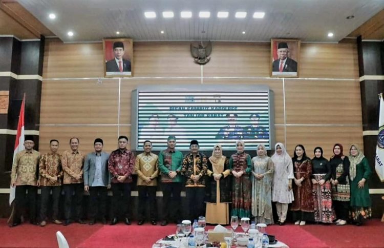 Bupati Hadiri Malam Pisah Sambut Kapolres Tanjab Barat