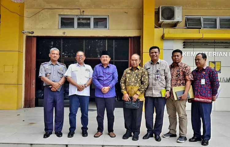 Bupati Tanjabbar Gelar Pertemuan dengan Balai Pelaksanaan Jalan Nasional Jambi