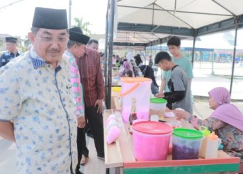 Bupati Banjab Barat Tinjau Pasar Bedug Ramadhan di Alun-alun Kota Kualatungkal