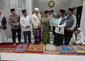 Wabub Tanjabbar Beserta Wagub Provinsi jambi Abdulah Sani Safari Ramadan Di Desa Tanjung Pasir