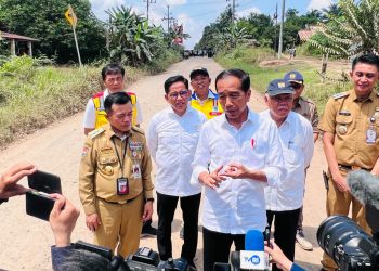 Presiden Jokowi Tinjau Kondisi Jalan di Provinsi Jambi