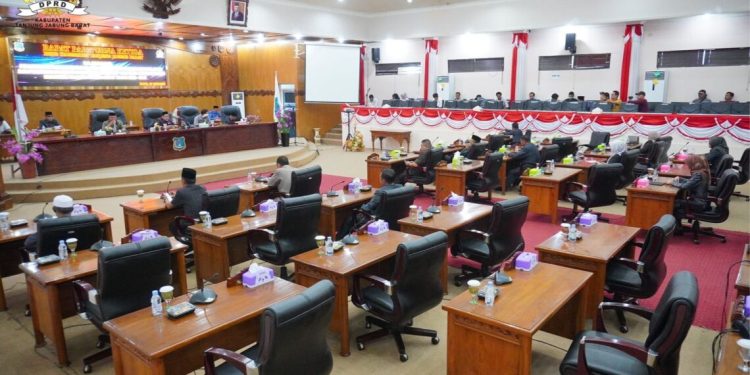 Ketua DPRD Pimpin Paripurna Ke-III, Penetapan Pansus Ranperda Tanjabbar RTRW Tahun 2023-2043