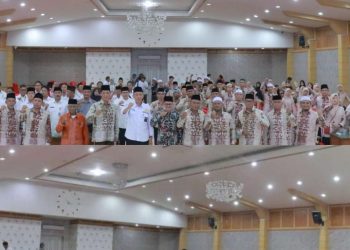 BupatiBupati Acung Jempol Atas  Prestasi Kafilah Tanjab Barat di Ajeng MTQ ke 52 Provinsi Jambi Kabupaten Sarolangun