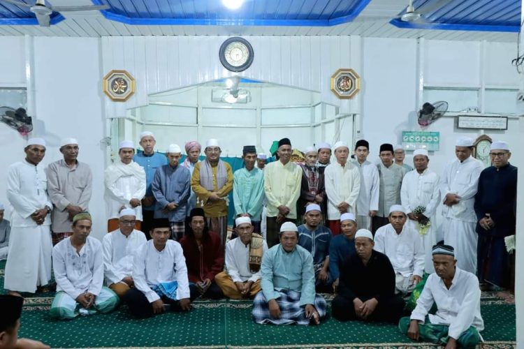 Safari Subuh di Masjid Sa’adatul AbadiYah, Bupati Jelaskan UU Karhutla