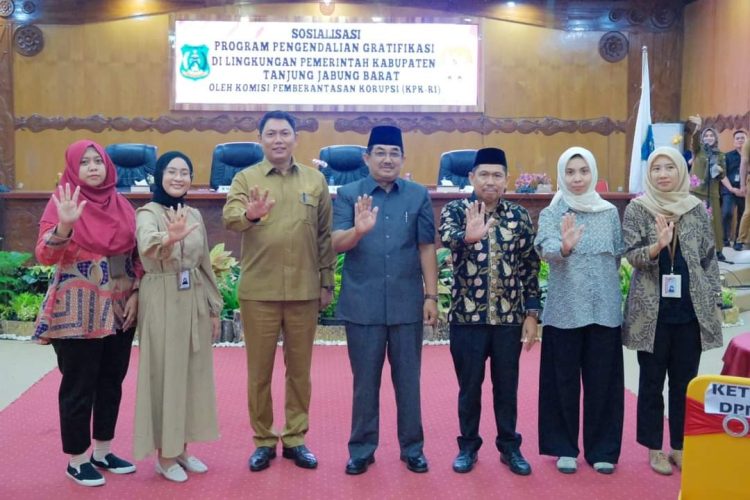 Bupati Tanjabbar Buka Sosialisasi Program Pengendalian Gratifikasi Oleh KPK RI