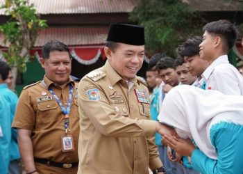 Al Haris Salurkan Bantuan Dumisake untuk Pendidikan ke 476 Siswa SMA Sederajat di Merangin