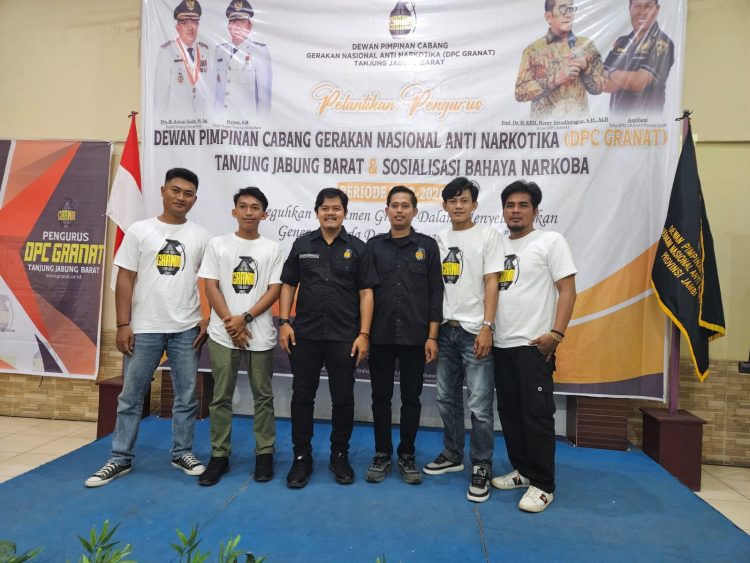 Dibawah Kepemimpinan Syufrayogi Syaiful, S.IP., MH. Dewan Pimpinan Cabang Gerakan Nasional Anti Narkotika (DPC GRANAT) Tanjung Jabung Barat Periode 2023-2028 beserta jajaran pengurus resmi dilantik oleh Ketua DPD Granat Jambi.