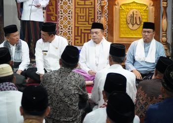 Safari Ramadhan Pertama di Kerinci, Gubernur Al Haris Serahkan Bantuan CSR