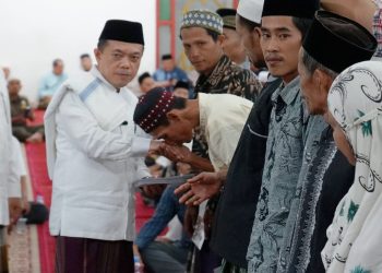 Safari Ramadhan ke Bungo, Gubernur Al Haris Serahkan Bantuan 270 Juta Rupiah untuk Masjid dan Musholla