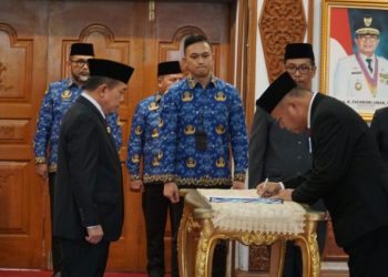 Gubernur Al Haris Lantik 117 Pejabat Eselon III dan IV