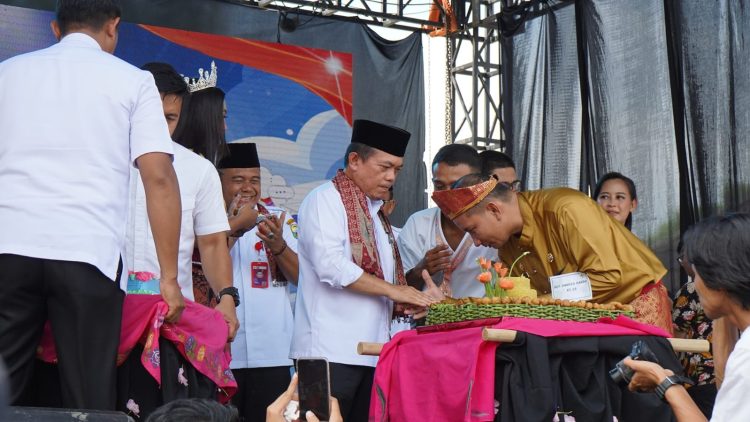 Gubernur Al Haris Motivasi Siswa-Siswi SMA Negeri 2 Muaro Jambi Tidak Boleh Kalah Dengan Kota Jambi