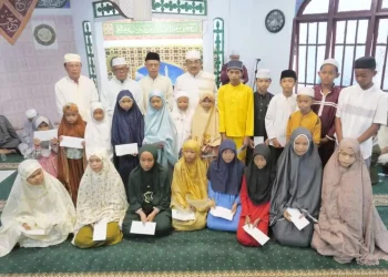 Bupati Tanjabbar Safari Subuh di Masjid Ridhwaniyah Kualatungkal