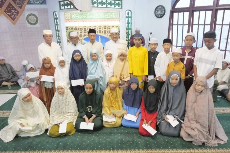 Bupati Tanjabbar Safari Subuh di Masjid Ridhwaniyah Kualatungkal