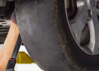 Ini Bereapa Kebiasaan yang Buat Ban Mobil Cepat Botak