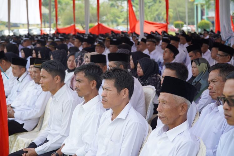 Gubernur Al Haris Hadiri Pengukuhan Perpanjangan Masa Jabatan Kades dan BPD Se-Kabupaten Sarolangun