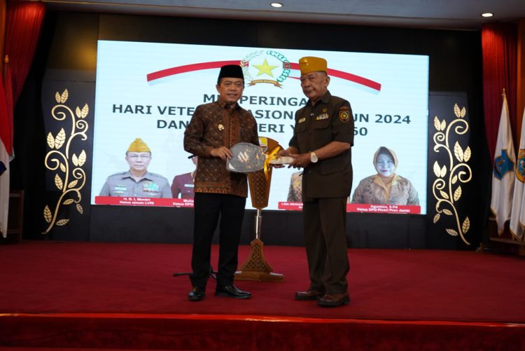 Hadir di Tengah Keluarga Besar Veteran Jambi, Gubernur Al Haris Berikan Mobil Operasional