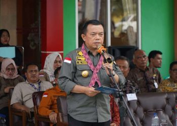 Gubernur Serahkan Bantuan Dumisake Di Batanghari