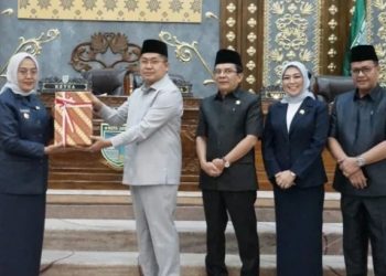 Paripurna Penyampaian Akhir Fraksi Terhadap Ranperda tentang Perubahan APBD 2024