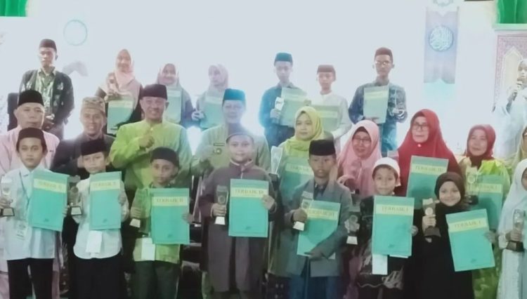 Anggota Komisi IV DPRD Kota Jambi Hadiri Penutupan MTQ Tingkat Kecamatan Kota baru