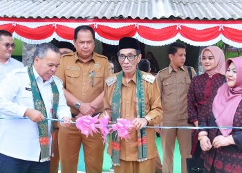 Kadisdik Provinsi Jambi Syamsurizal menghadiri kegiatan Job Fair dan Gelar Karya 2024 di SMKN PP Batang Hari