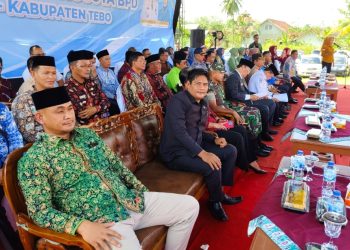 Anggota DPRD Jambi Al Mashuri dan Supeno Hadiri Pengukuhan Kades dan BPD se-Kabupaten Tebo