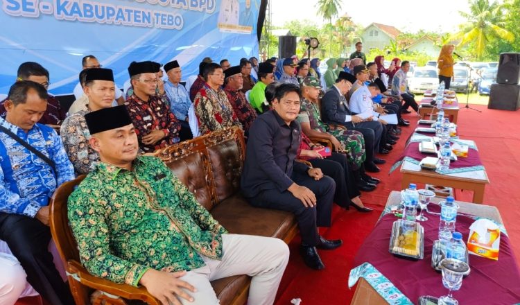 Anggota DPRD Jambi Al Mashuri dan Supeno Hadiri Pengukuhan Kades dan BPD se-Kabupaten Tebo