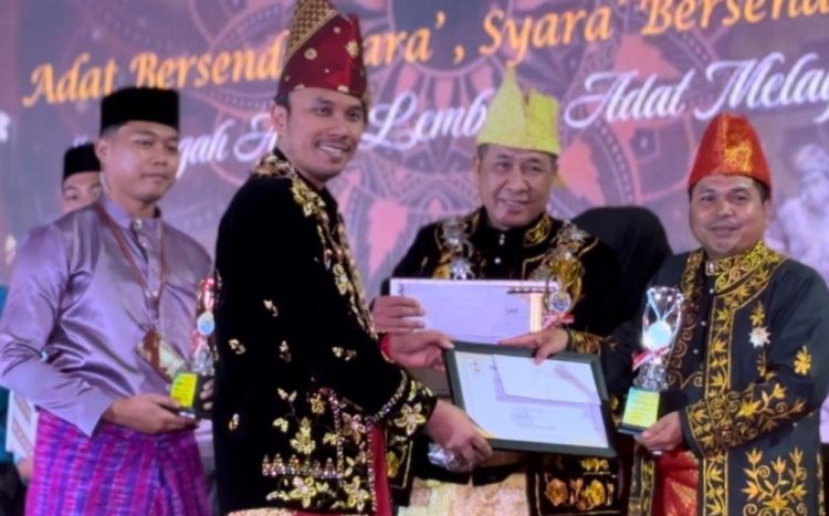 Ketua DPRD Jambi Hadiri Peringatan Puncak Adat Melayu Jambi