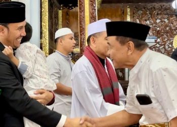 Bersama Istri dan Anak, Edi Purwanto Shalat Idul Adha di Masjid Al Falah Jambi