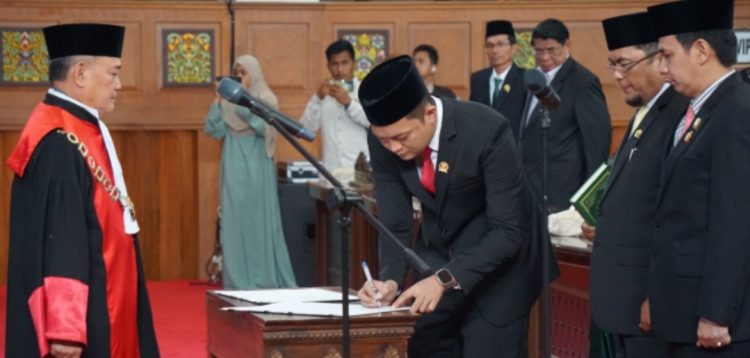 Dilantik Jadi Ketua DPRD Jambi, Hafiz: Langkah Awal Bagi DPRD Laksanakan Tugas