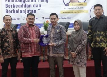 Faizal Riza Jelaskan Peran dan Fungsi Lembaga Legislatif kepada Mahasiswa Fisipol Unja