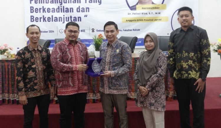 Faizal Riza Jelaskan Peran dan Fungsi Lembaga Legislatif kepada Mahasiswa Fisipol Unja