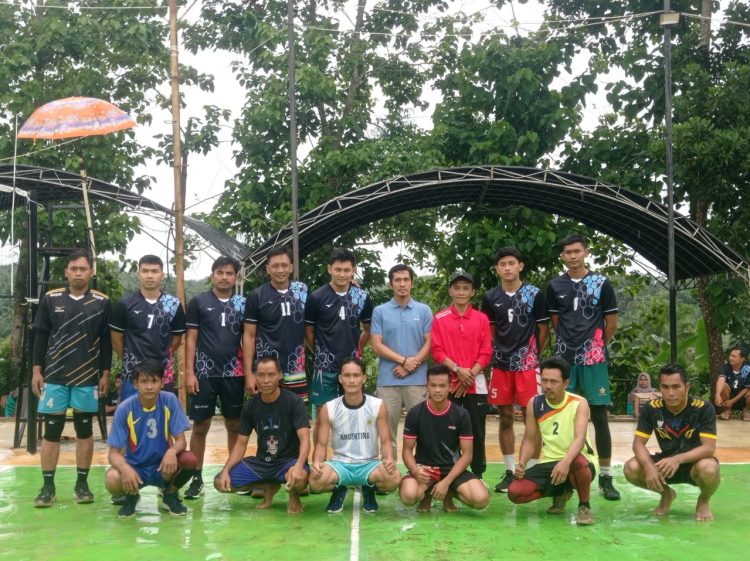 Open Turnamen Voli Desa Adi Purwa dibuka Oleh Dudi Purwadi