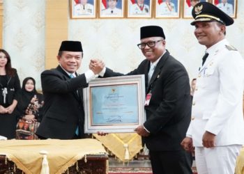 Sertijab Bupati dan Wabup Sarolangun, Gubernur Jambi Beri Pesan Loyalitas dan Sinergi Pembangunan