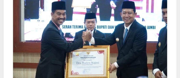 Sertijab Bupati dan Wabup Muaro Jambi, Gubernur Tekankan Sinkronisasi Program Pembangunan