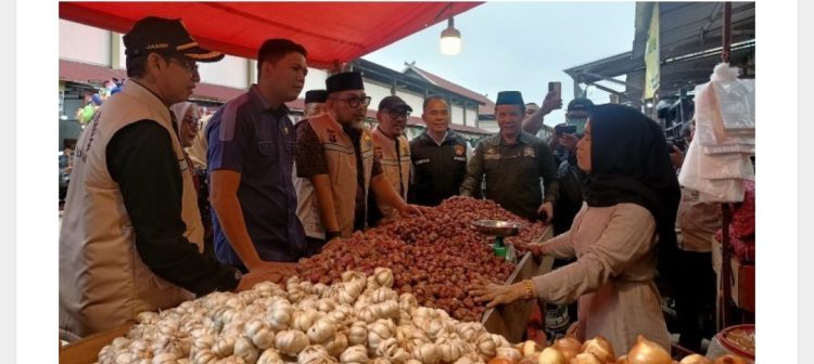Sekda Jambi Sudirman Sidak Pasar Angso Duo Pastikan Harga Stabil Jelang Ramadan