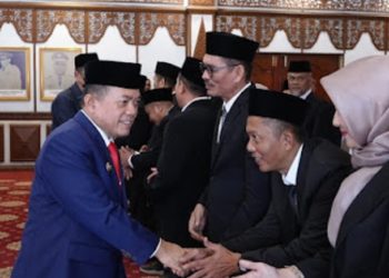 Lantik Puluhan Kepsek dan Pejabat Fungsional, Gubernur Al Haris Tekankan Pengembangan SDM Prioritas Asta Cita