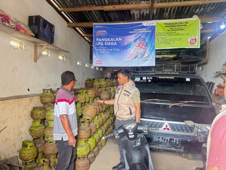 Gas LPG 3 Kg Subsidi, Polres Merangin Pastikan Keamanan Distribusi di Desa Jelatang