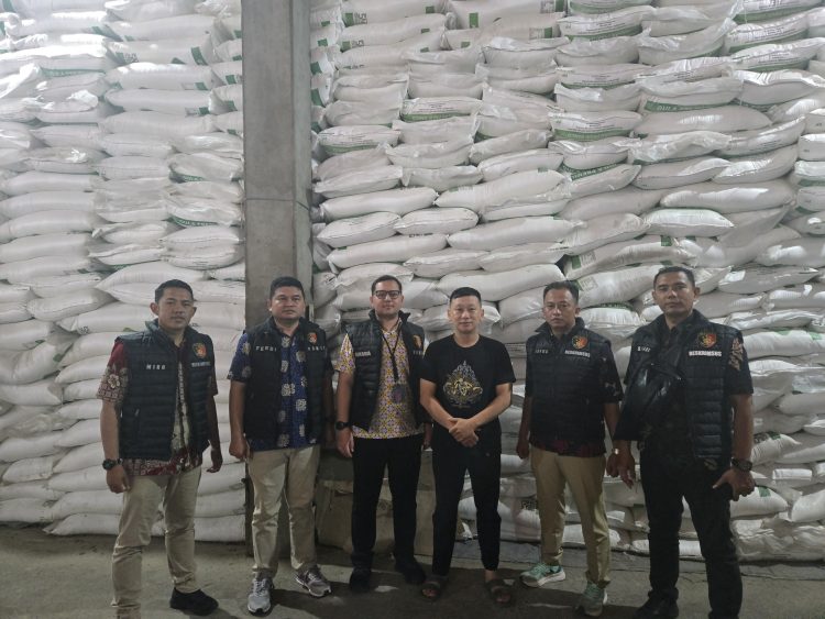 Lebaran Usai, Satgas Pangan Polda Jambi Cek Ketersediaan Bahan Pokok di Gudang Bulog dan PT Abadi Makmur