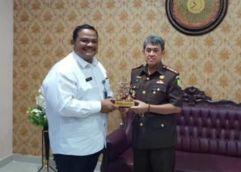 Sambangi Kajari, Kalapas Palangka Raya Komitmen Perkuat Sinergi dan Kolaborasi