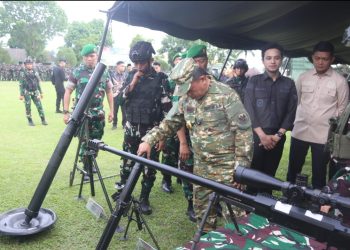 Gubernur Al Haris Pimpin Upacara Pelepasan 480 (SATGAS) Papua Batalyon 142/Ksatria Jaya