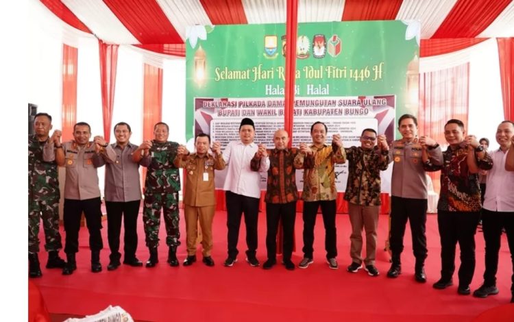 Gubernur Al Haris Hadiri Deklarasi PSU Pilkada Damai Bungo 2025