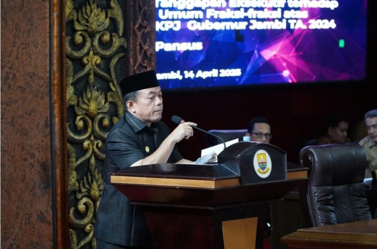 Gubernur Al Haris Jawab dan Jelaskan Pandangan Umum Fraksi DPRD